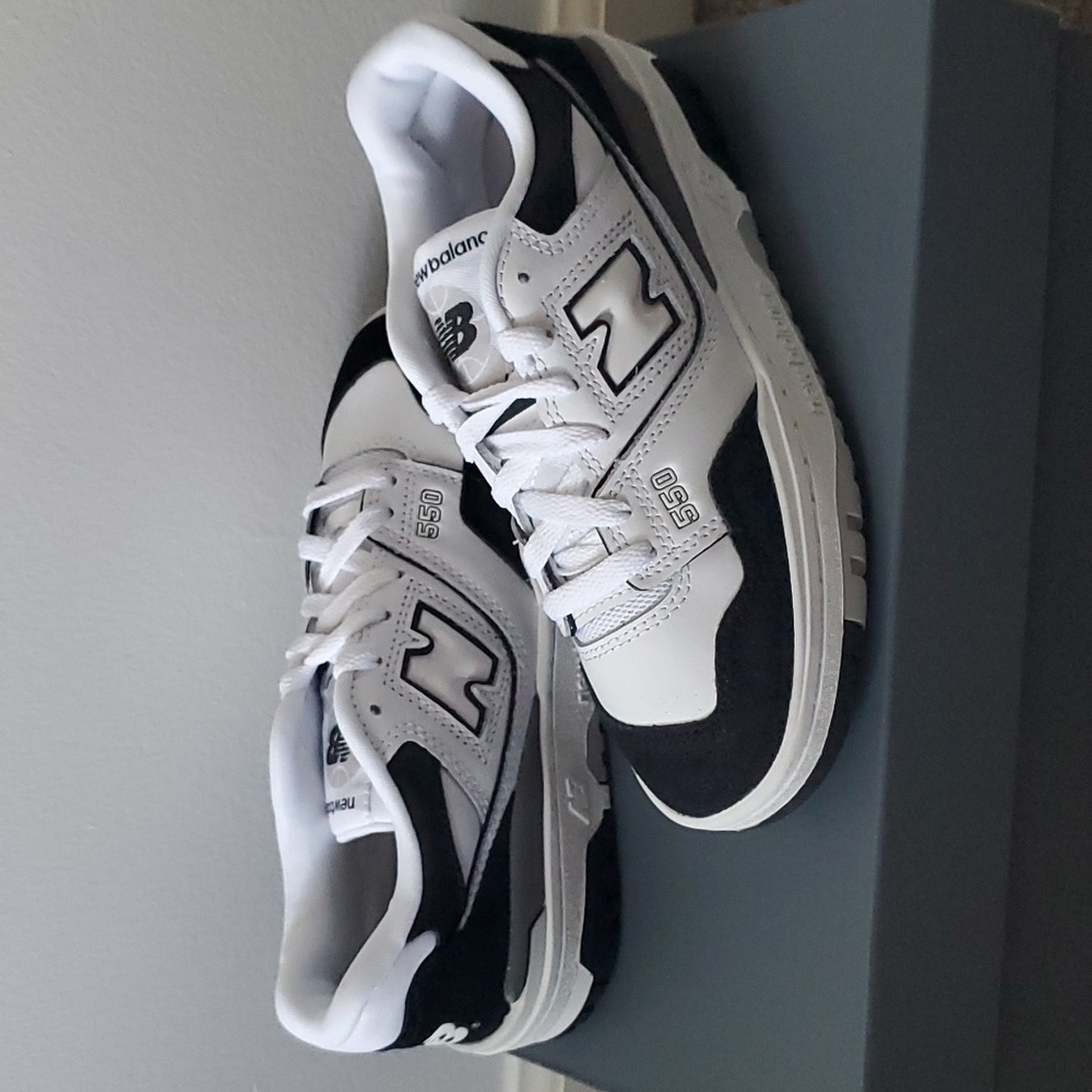 New Balance 550--black and white